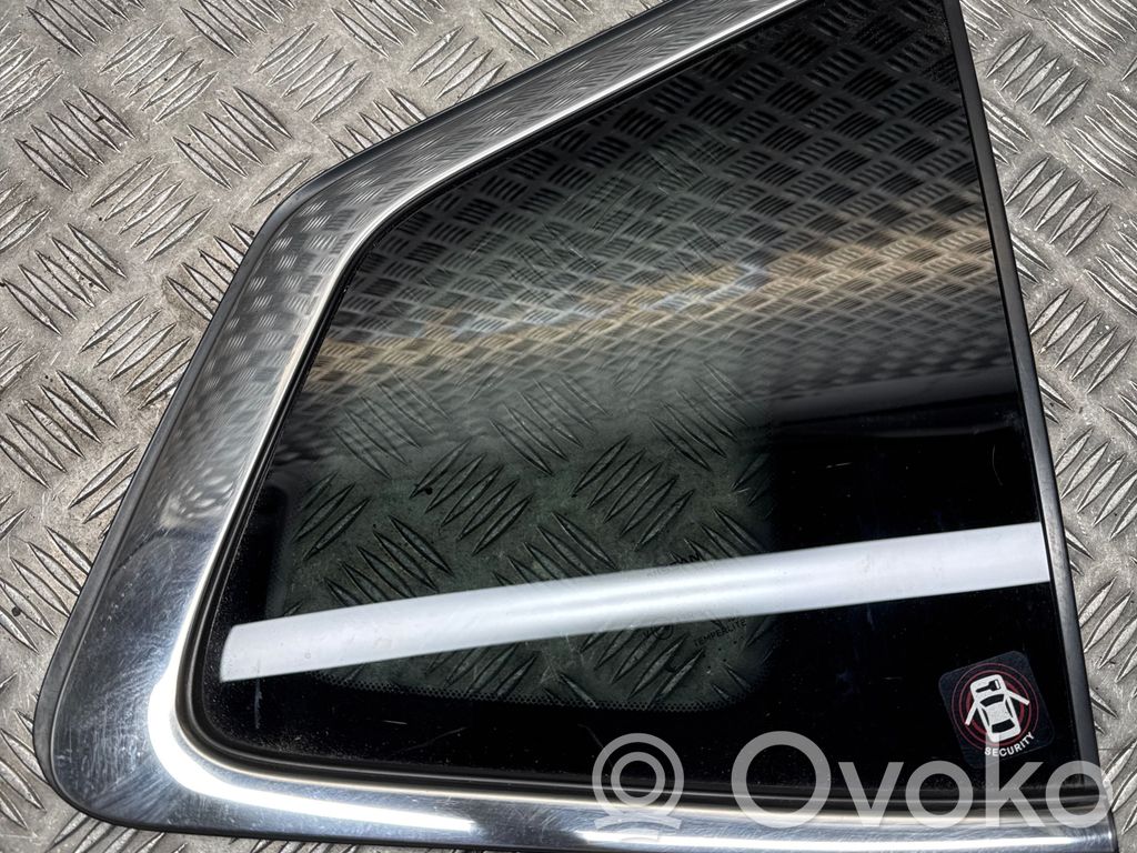 Nissan X-Trail T32 Rear side window 