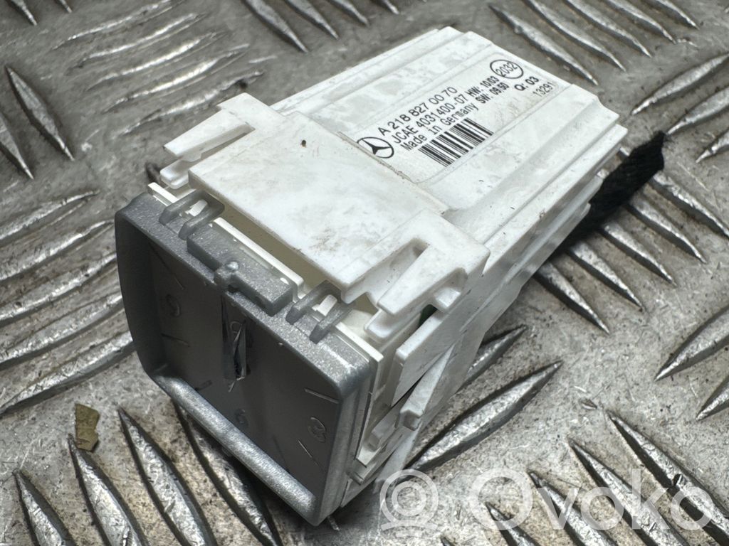 Mercedes-Benz E A207 Reloj 