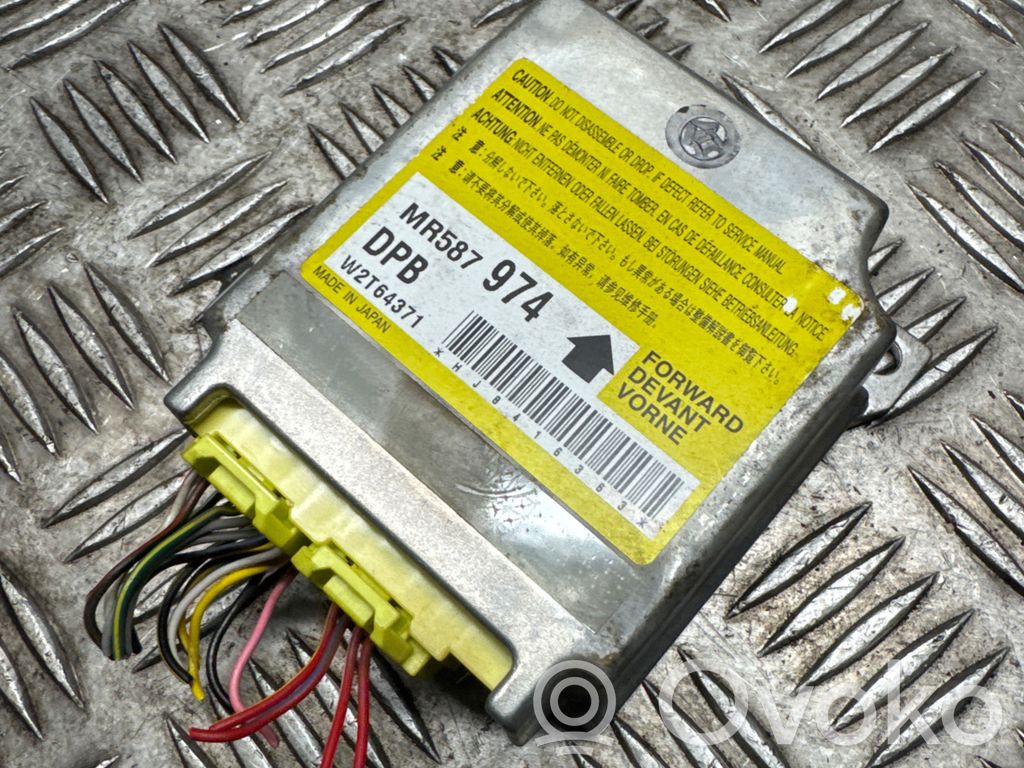 Mitsubishi L200 Airbag control unit/module 