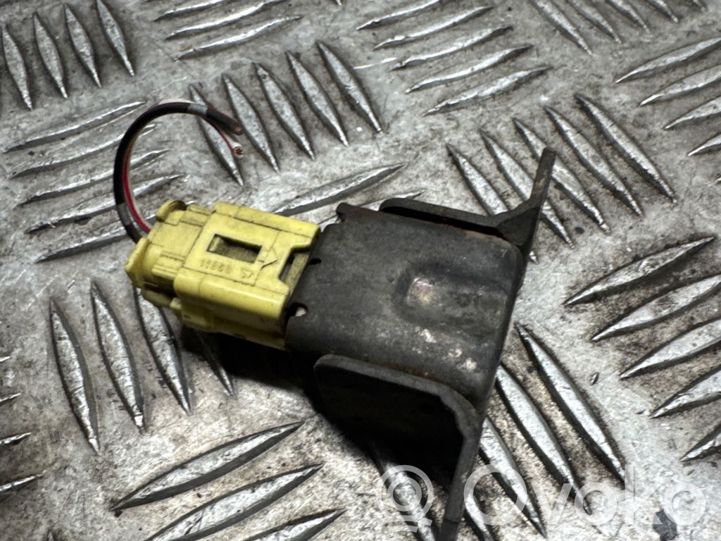 Mitsubishi L200 Airbagsensor Crashsensor Drucksensor 