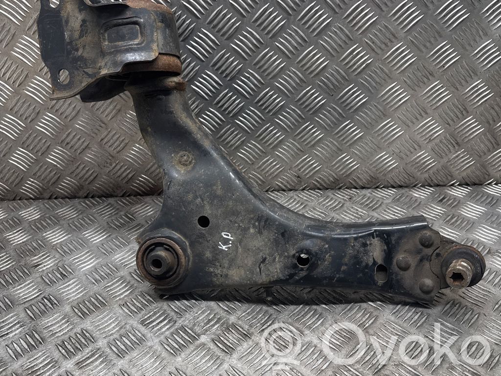 Dolny wahacz przedni   FK723A053AE