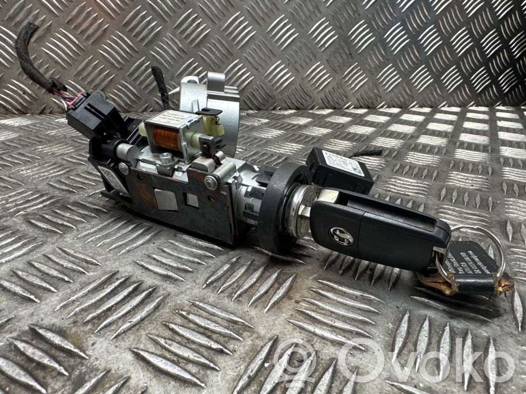 Opel Insignia A Ignition lock 