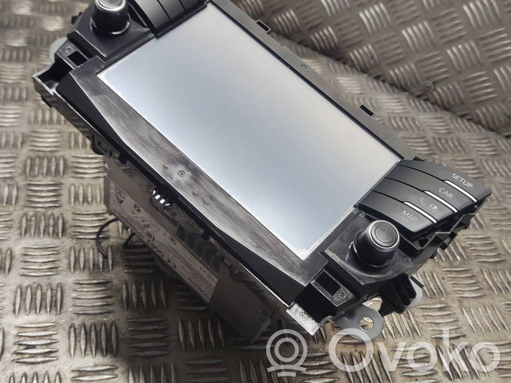 Toyota Avensis T270 Panel / Radioodtwarzacz CD/DVD/GPS 