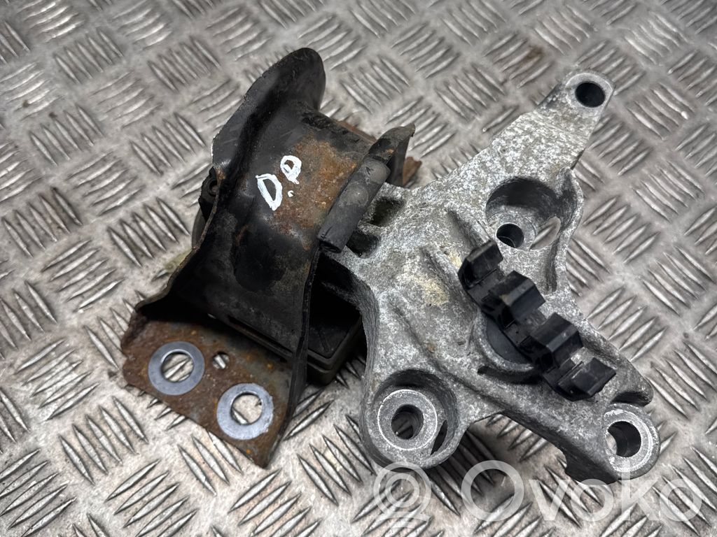 Renault Captur Engine mount bracket 
