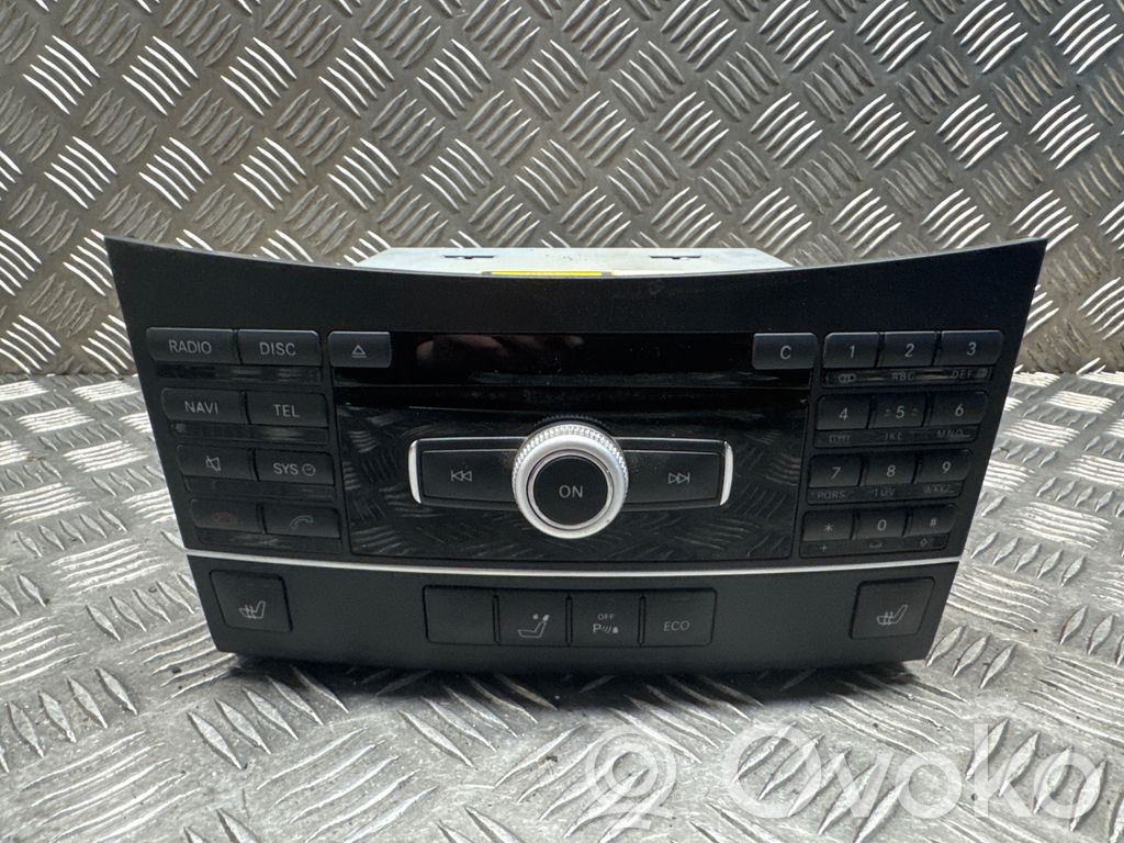 Mercedes-Benz E W212 Radio/CD/DVD/GPS head unit 