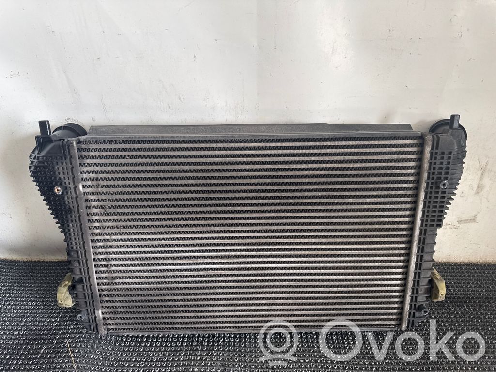 Volkswagen PASSAT B6 Interkūlerio radiatorius 
