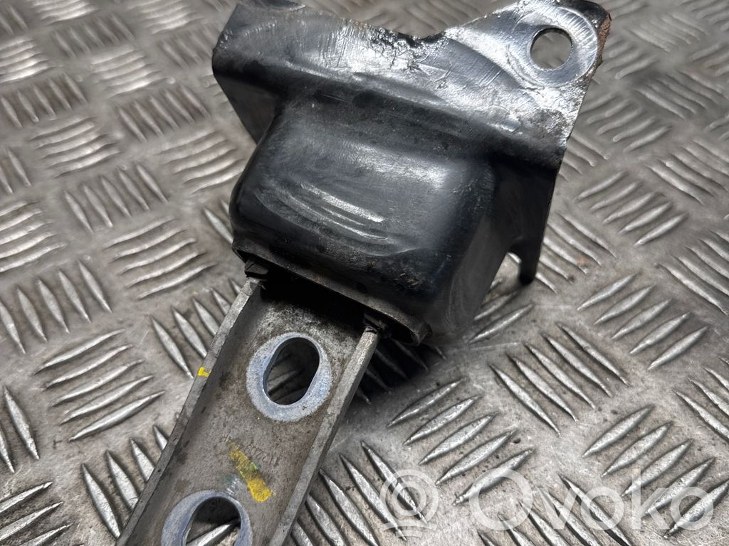 Dacia Logan II Engine mount bracket 