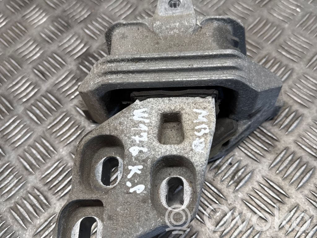 Mercedes-Benz A W176 Engine mount bracket 