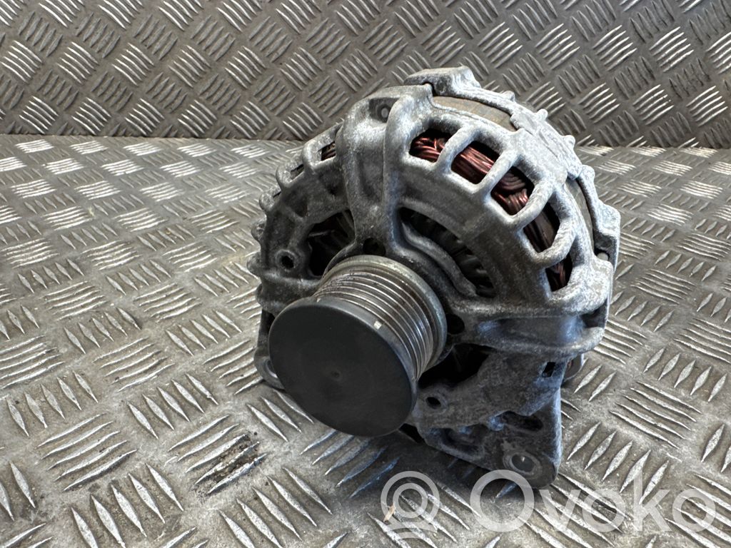 Nissan X-Trail T32 Alternador 