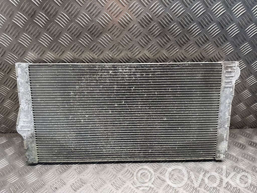 BMW 5 F10 F11 Jäähdyttimen lauhdutin 
