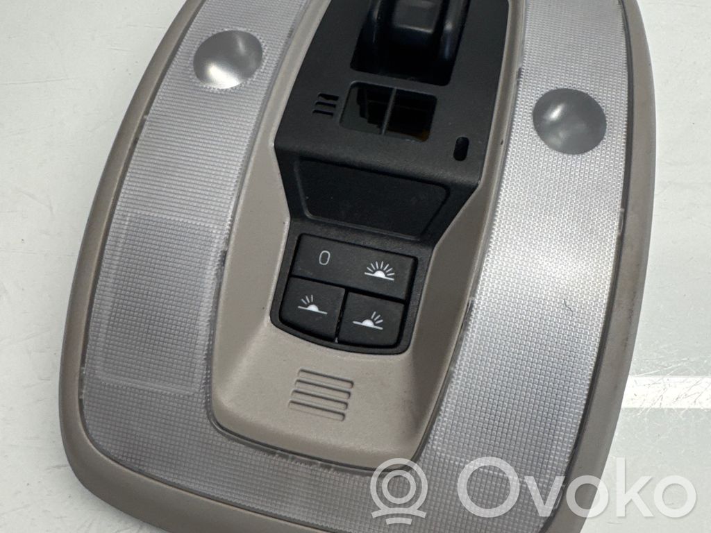 Volvo V60 Etuistuimen valo