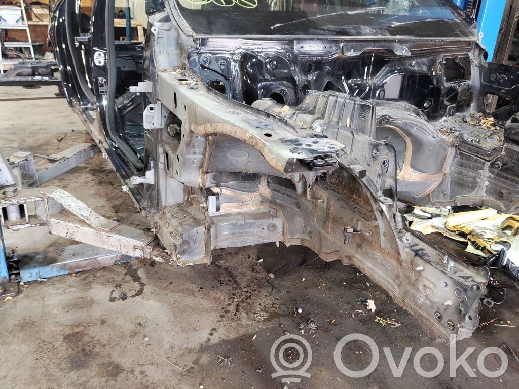 Mercedes-Benz E W213 Priekšējā ceturtdaļa mašīnas
