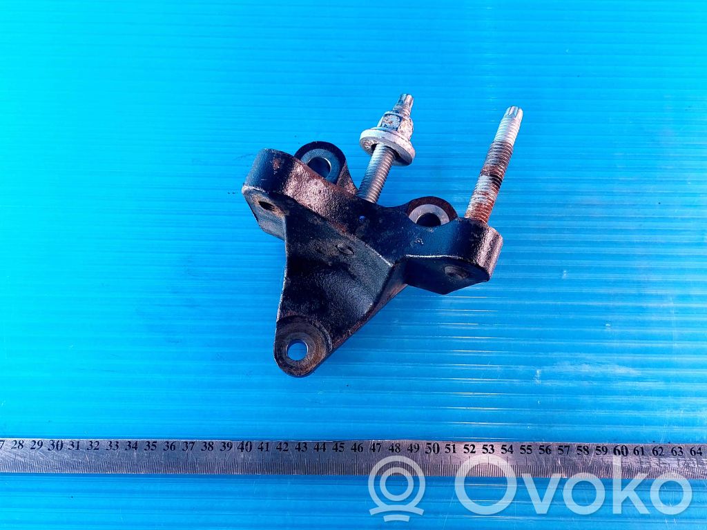 Engine mounting bracket   6C1Q6030BC,R83JA5007