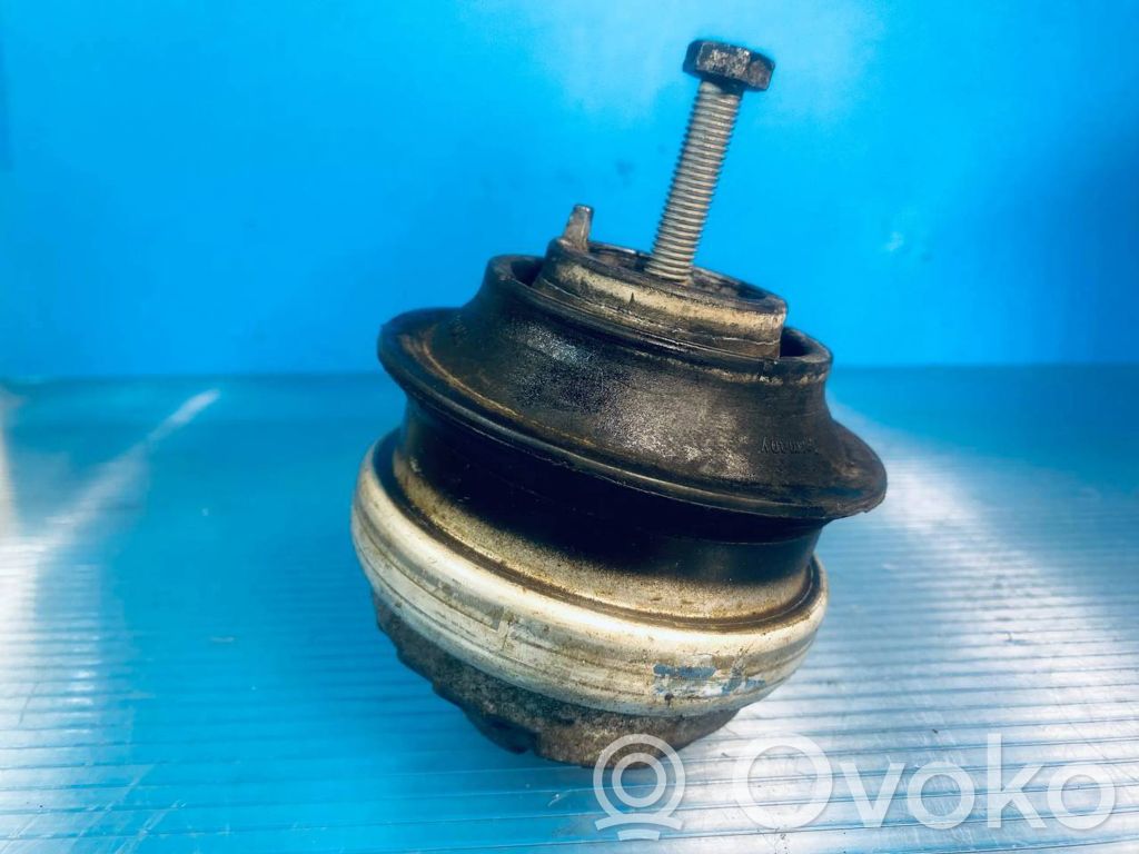 Mercedes-Benz E W211 Engine mount bracket 
