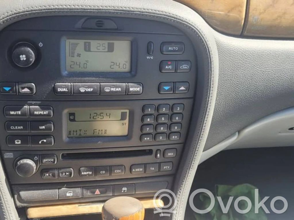 Jaguar S-Type Radio / CD/DVD atskaņotājs / navigācija 