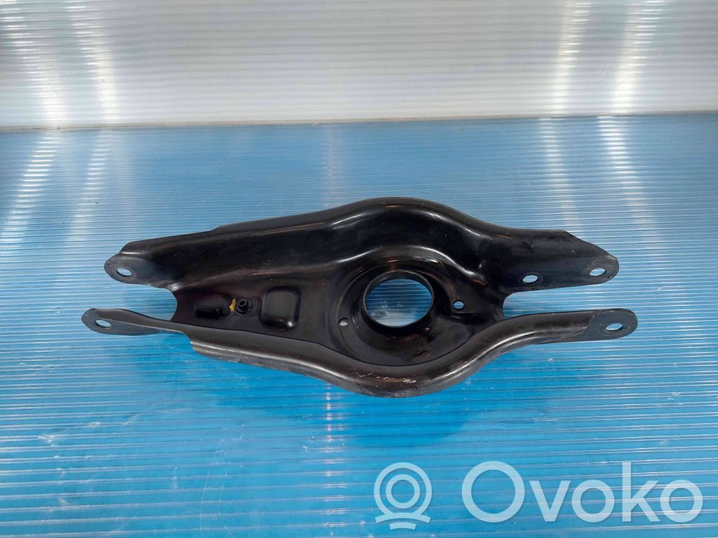 Tesla Model 3 Рычаг 