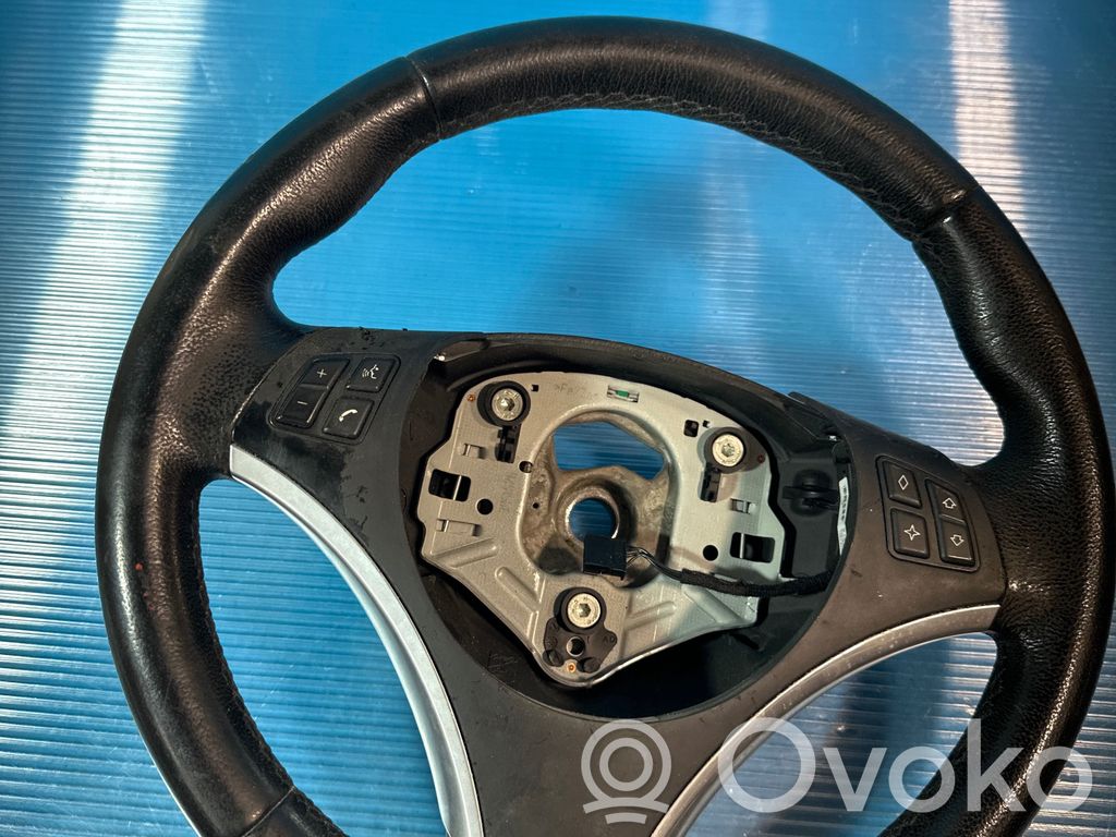 Ohjauspyörä   6769895,305616999E06C
