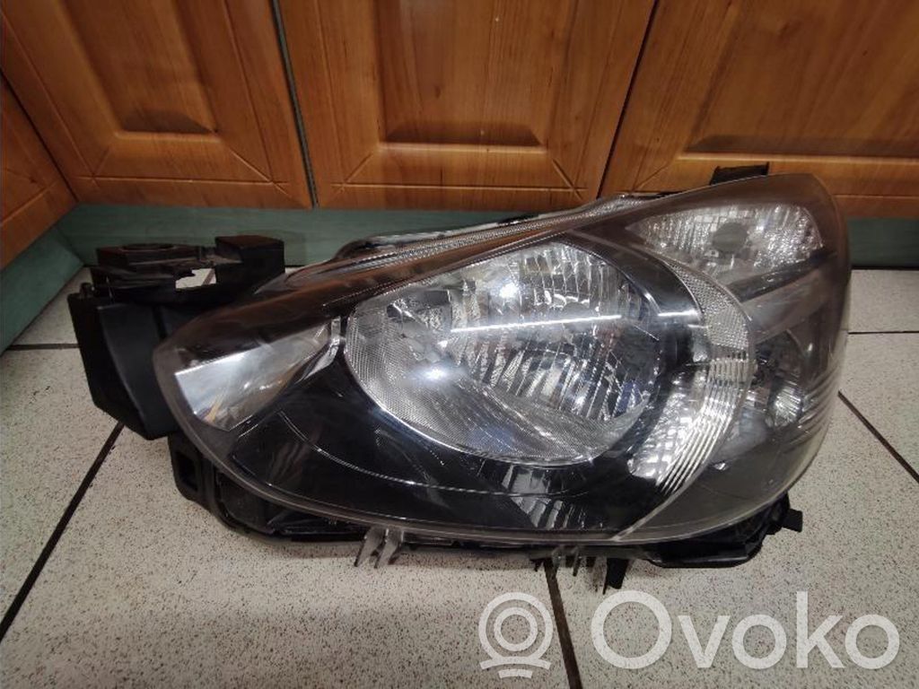 Mazda 2 Headlight/headlamp 