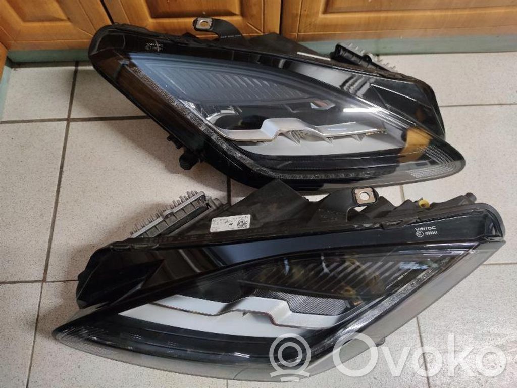 Jaguar E-Pace Headlight/headlamp 