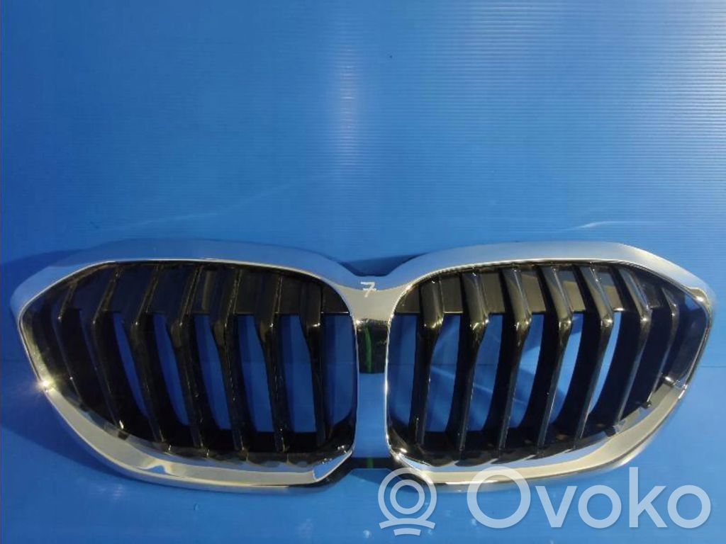 BMW 3 G20 G21 Etupuskurin ylempi jäähdytinsäleikkö 