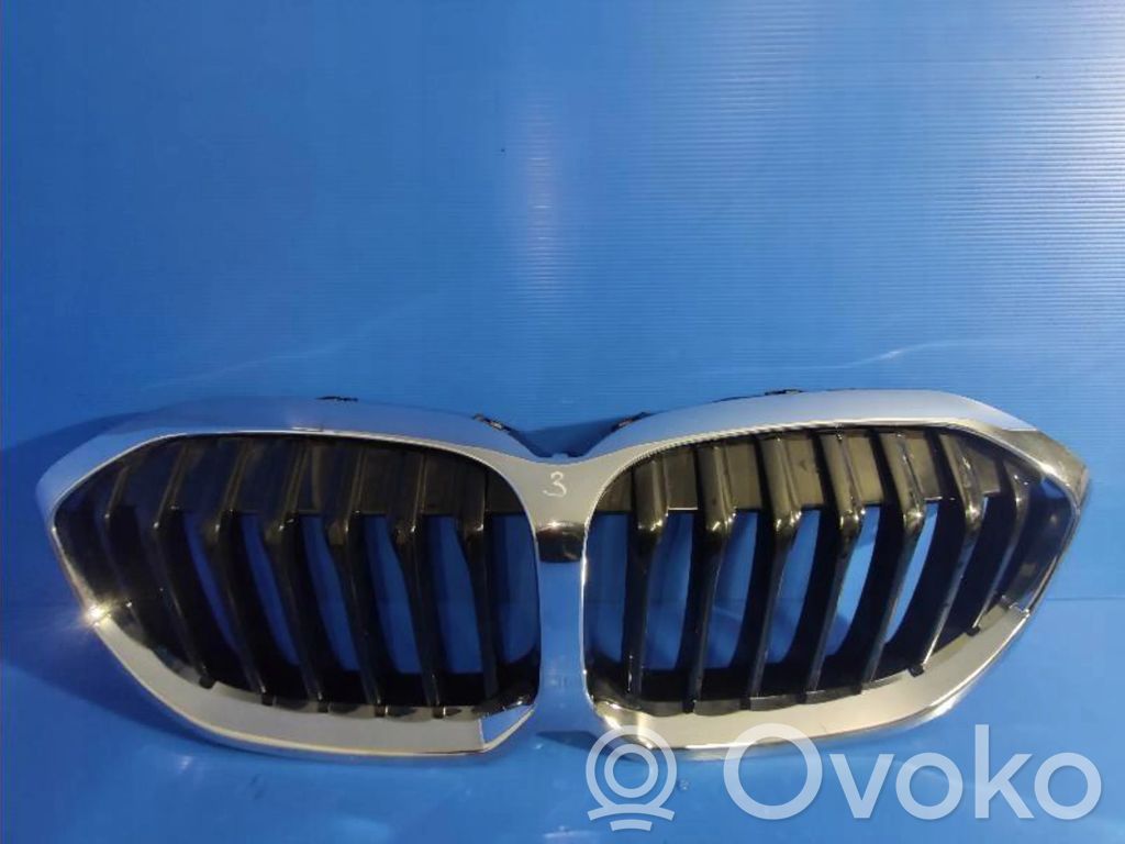 BMW 3 G20 G21 Etupuskurin ylempi jäähdytinsäleikkö 
