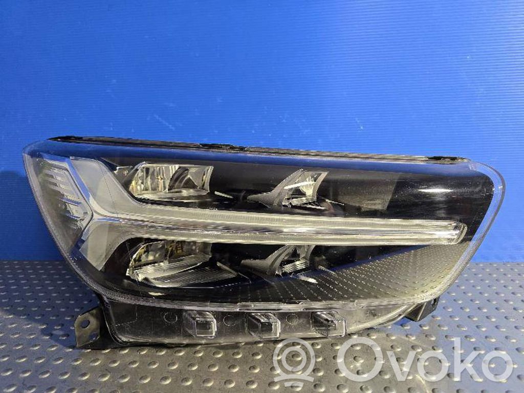 Volvo XC40 Headlight/headlamp 