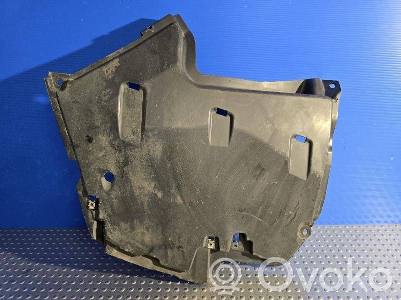 Protección inferior lateral   8W6825219C