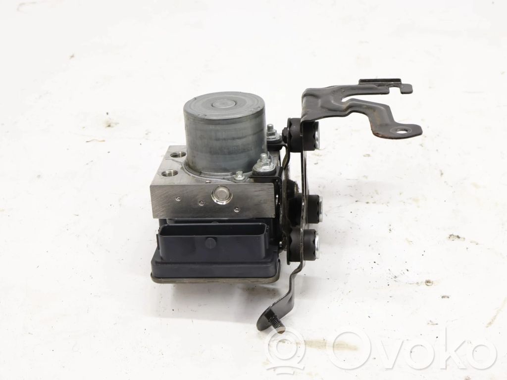 Jaguar XE Master brake cylinder 