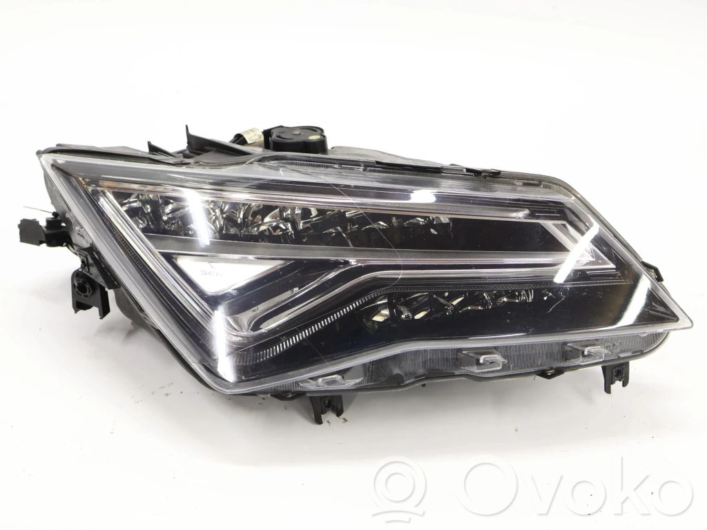 Headlight/headlamp   576941008D