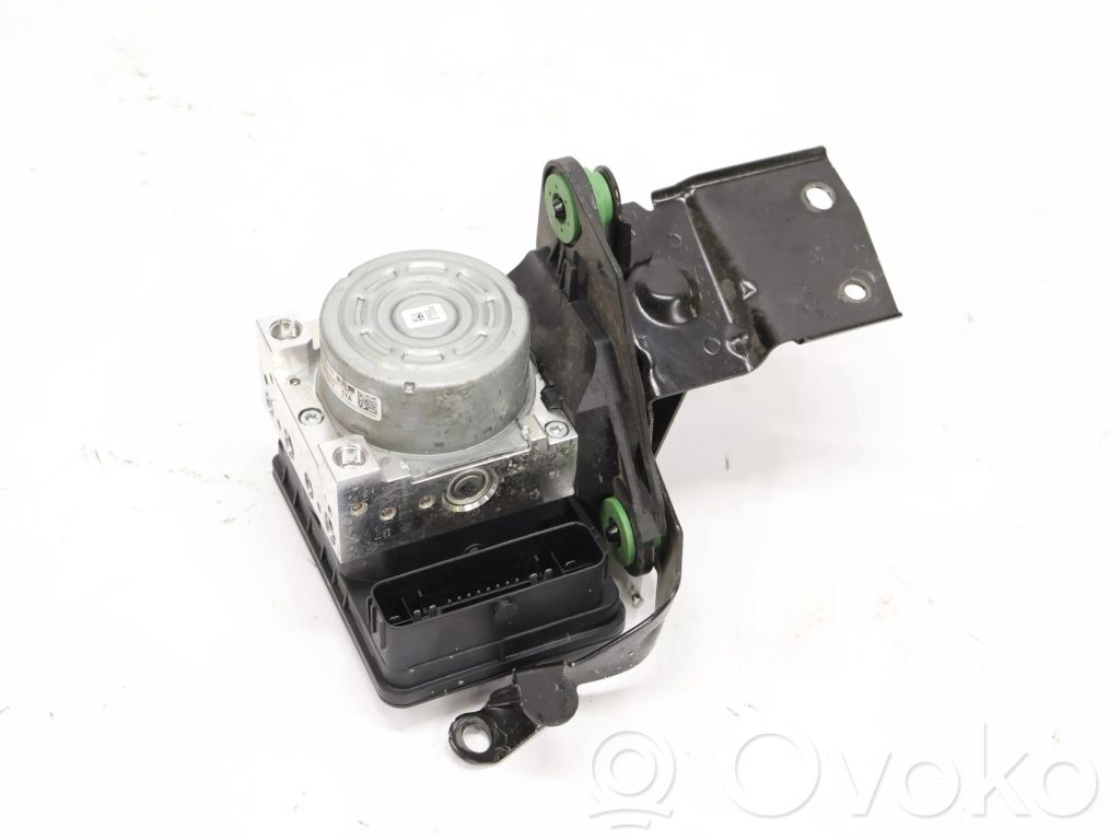 Volkswagen Golf VIII Master brake cylinder 