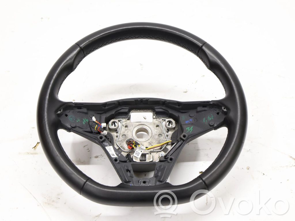 Volkswagen Golf VIII Lenkrad 