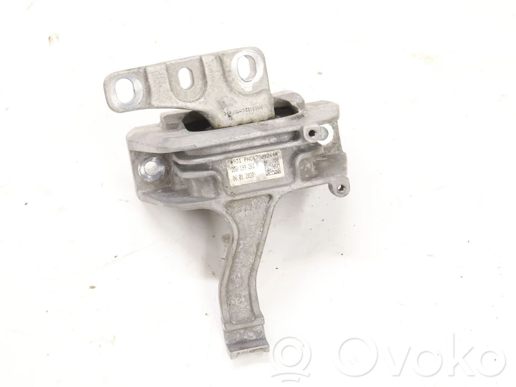 Volkswagen Polo VI Engine mount bracket 