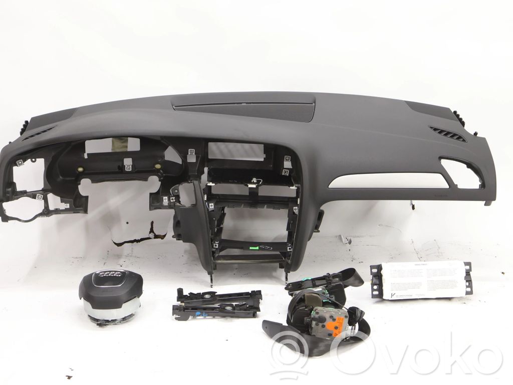 Panelė   8K0880201C