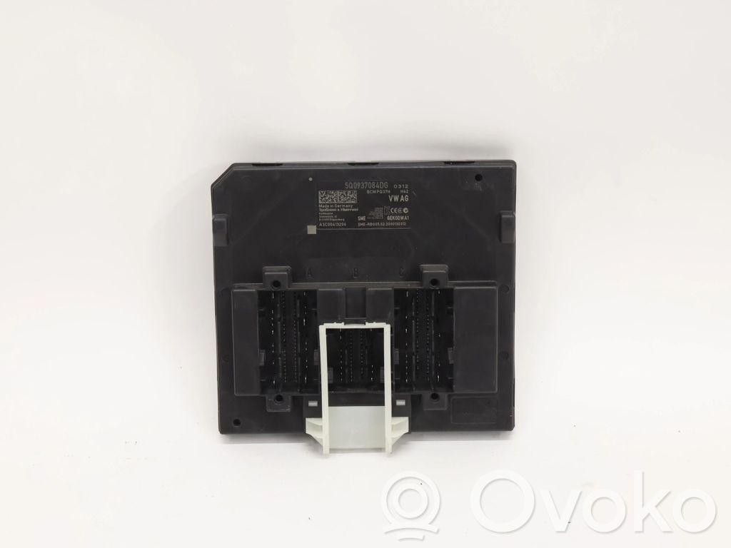 Autres unités de commande / modules   5Q0937084DG