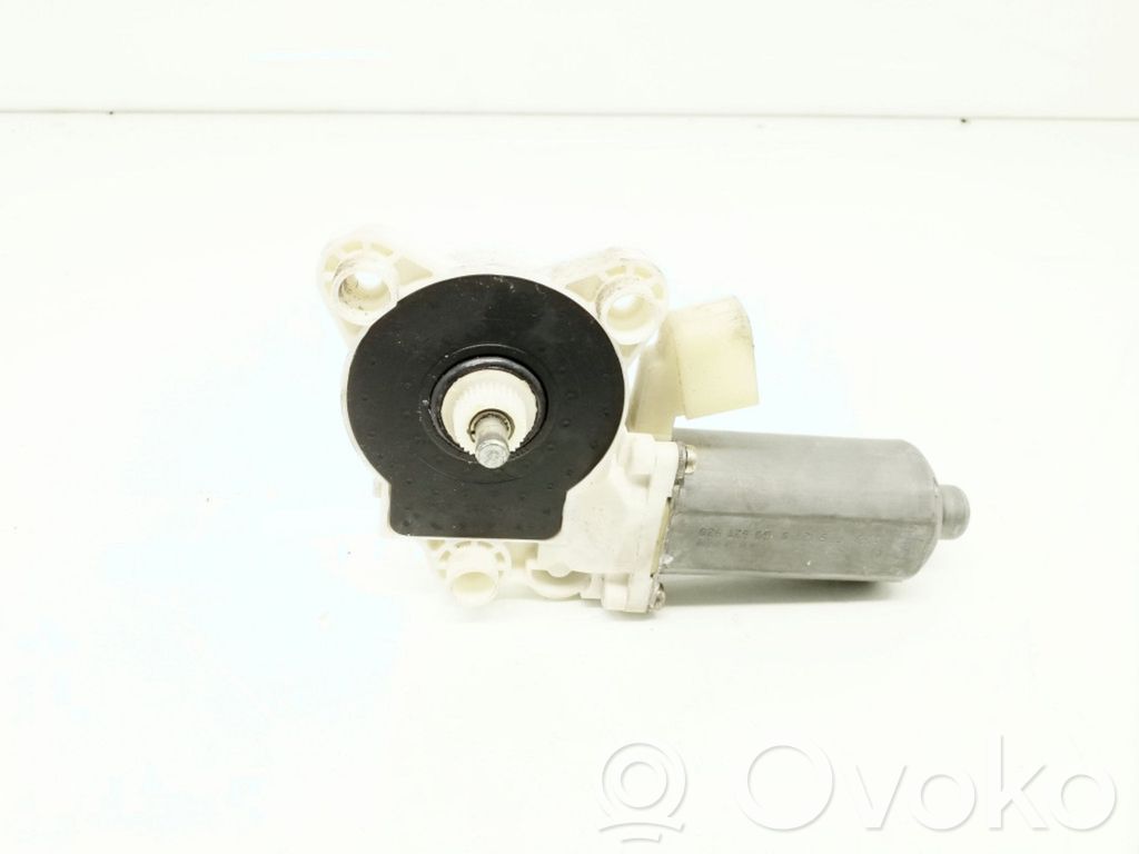 Mercedes-Benz Vaneo W414 Silnik regulatora szyby drzwi przednich 