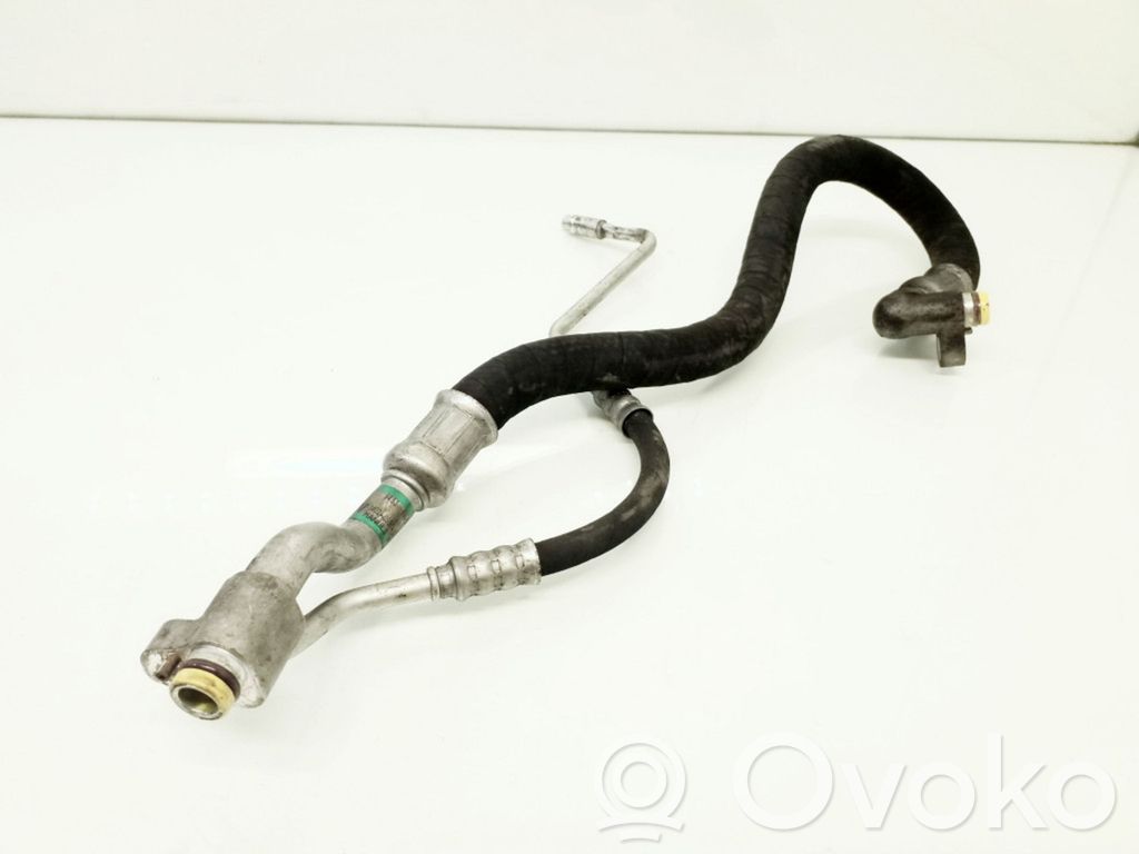 BMW 3 E90 E91 Ilmastointilaitteen putki (A/C) 