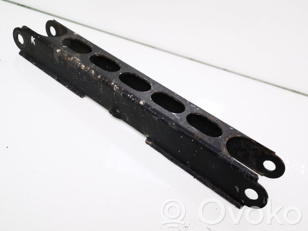 BMW 3 E90 E91 Cits aizmugures šasijas elements 