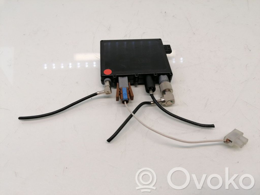 BMW 3 E46 Antenos stiprintuvas 