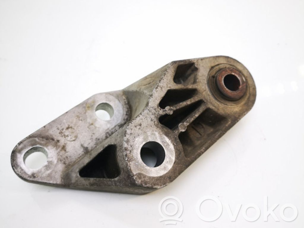 Mazda 5 Engine mounting bracket 
