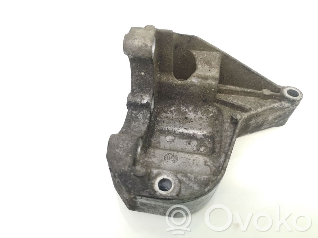 BMW 1 E81 E87 Power steering pump mounting bracket 
