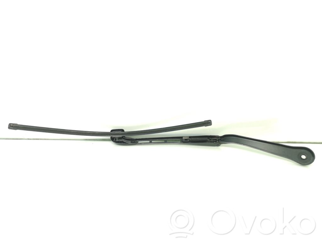 BMW 3 E90 E91 Front wiper blade arm 