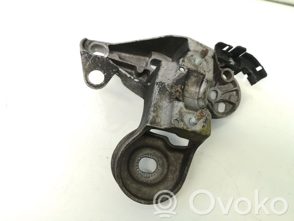 Audi A6 S6 C5 4B Engine mounting bracket 