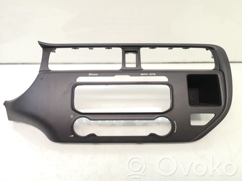 KIA Rio Moldura de la unidad delantera de radio/GPS 