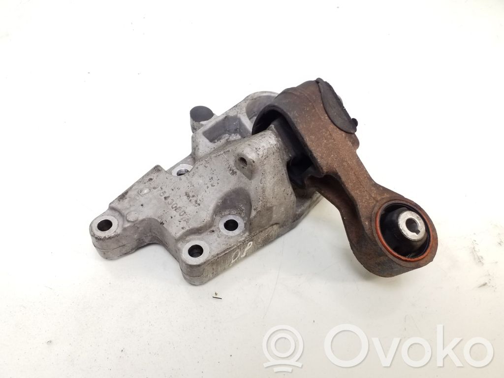 Peugeot Expert Engine mount bracket 
