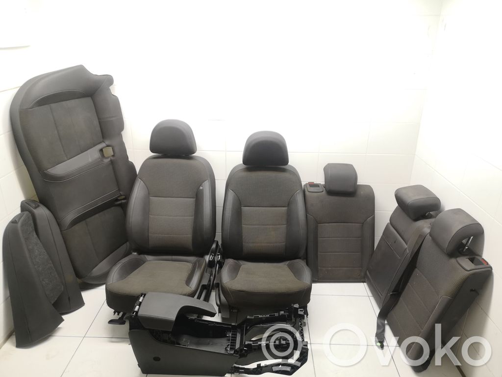 Interior set   063690,13289021,13314017