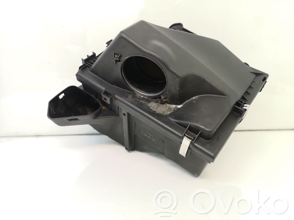 BMW 1 E81 E87 Air filter box 