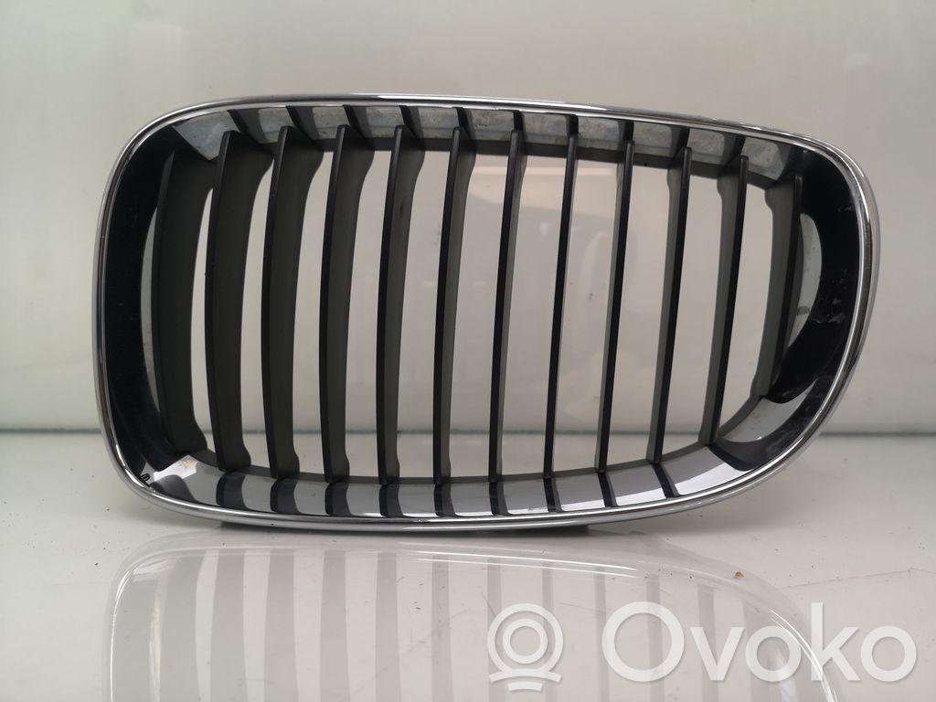 BMW 1 E81 E87 Priekšējais režģis 