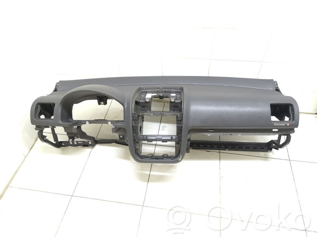 Volkswagen Golf V Deska rozdzielcza 