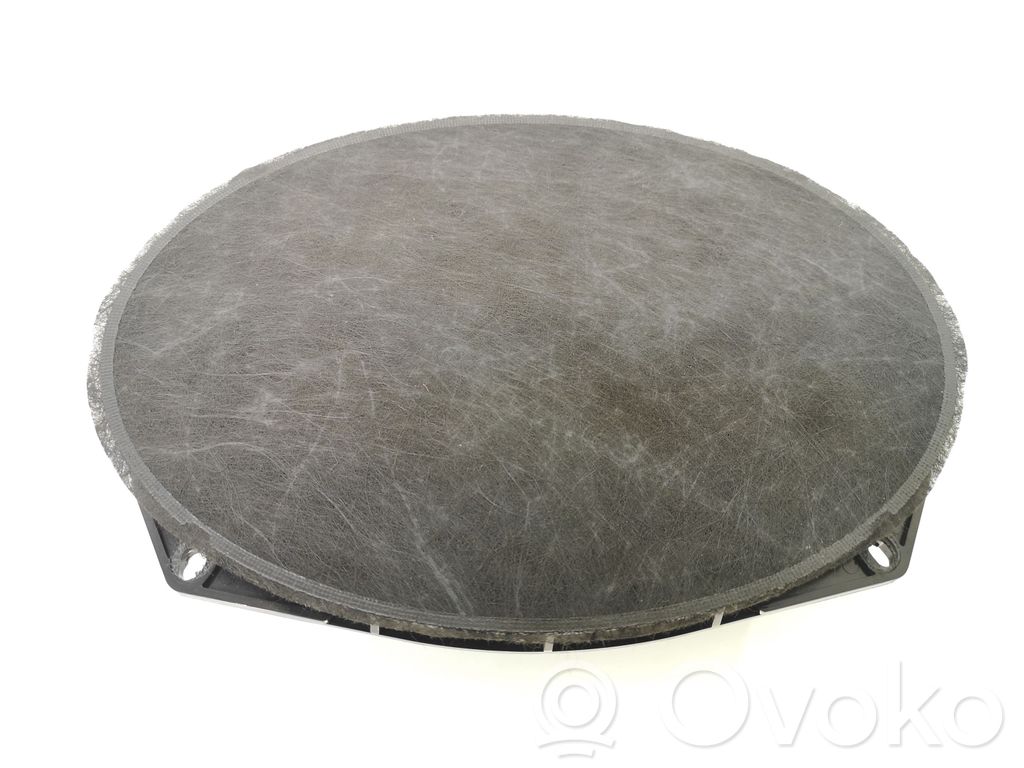 Etuoven kaiutin
