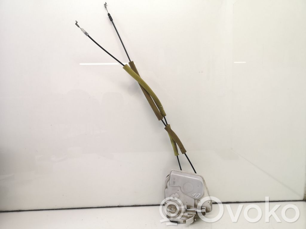 Priekšpusē slēdzene   GS1F,A0374,9D02